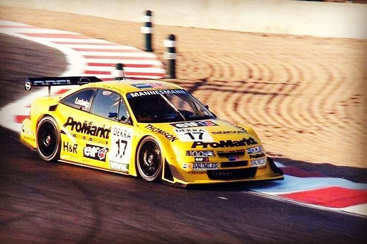 ITC1996's tweet photo. Klaus Ludwig, Opel Calibra, Magny Cours ITC 1996 #ITC #elf #ProMarkt #MagnyCours #Opel #Zakspeed #Calibra #Dekra #France https://t.co/nzXmwbTUwX