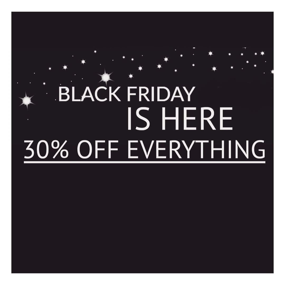 myuniquelook's tweet photo. It might only be Thursday but we thought we'd treat you, enjoy 30% off the entire site😱😱😱😱@MissGeorgiakx #myul #blackfriday #treat #shop x https://t.co/FPwr8a9rT1