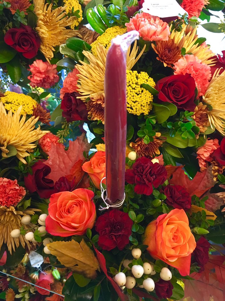 fbiflowers's tweet photo. Don't forget your Thanksgiving centerpiece! https://t.co/EqIMklr2N5