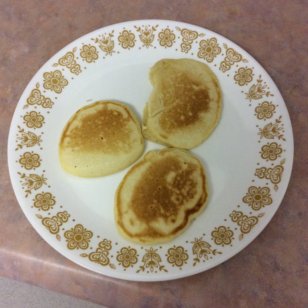 HeyItsMeMissJT's tweet photo. #GoodMorningSudbury! #isleptin It's never too late in the #morning for #pancakes!! #bringiton!#omnomnomnom #needsyrup  #butfirstcoffee... ☕️ https://t.co/6tH1caGYvY