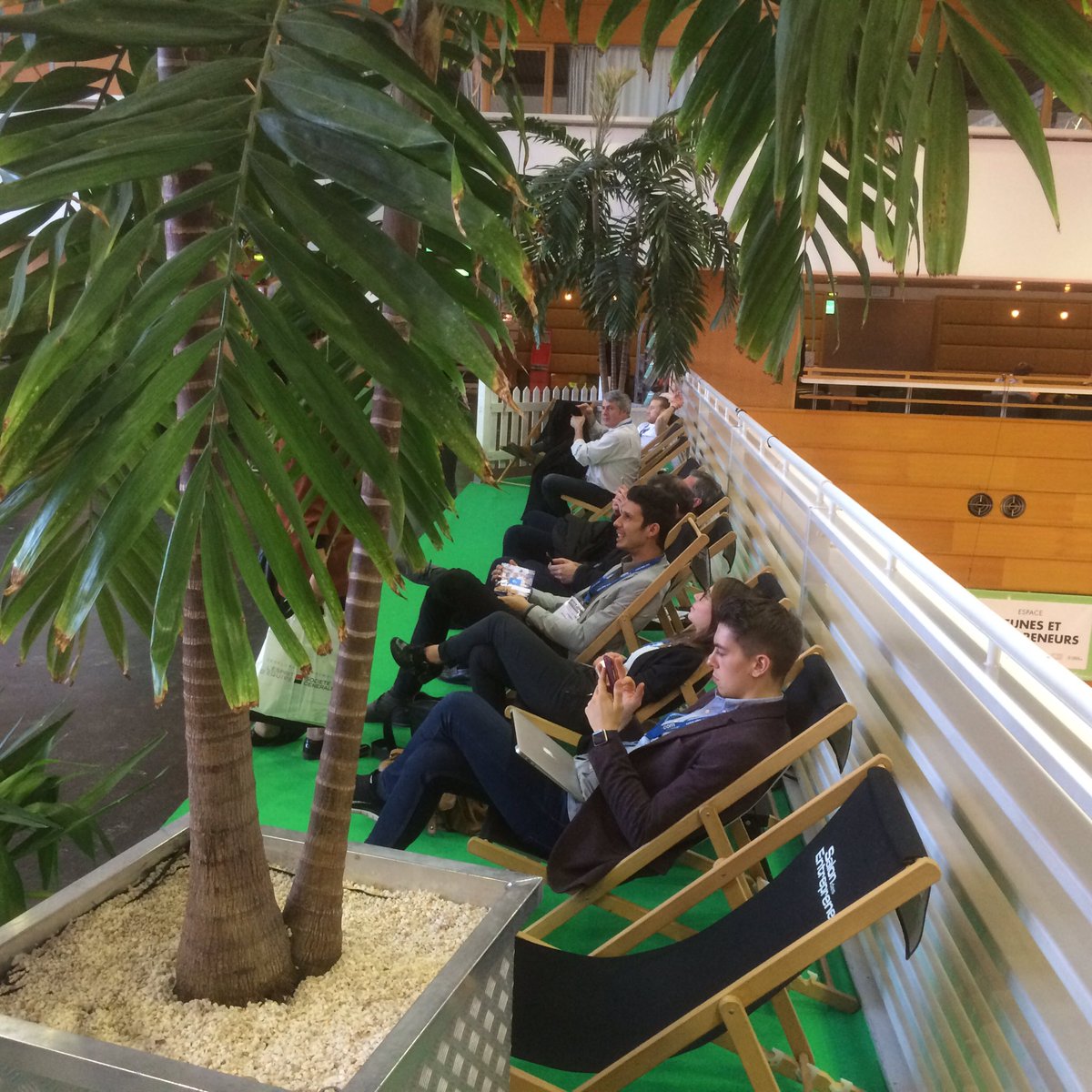lestransats's tweet photo. Chaque jour est un bon jour au @SDEntrepreneurs pour créer sa boite #SalonEntrepreneurs #lestransats https://t.co/2yb4WO010I