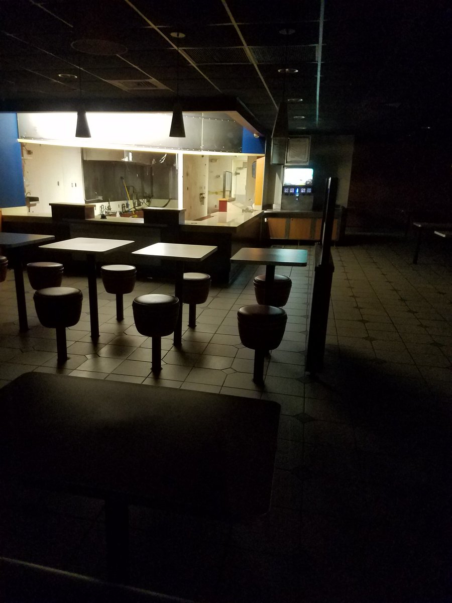 xNik281x's tweet photo. @ExFrac yeah we just got off on some new shit to fucking talk about #spooky https://t.co/gbqFHJIIfl
