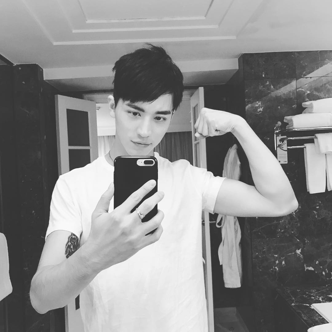 xwzbar's tweet photo. #timmyxu  #xuweizhou ins update https://t.co/3esDNUrD6X