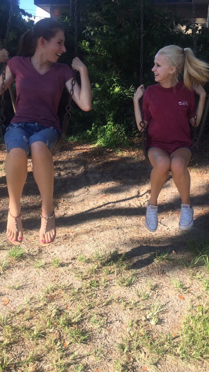 ambermaariah's tweet photo. Very thankful for my bestfriend's, much love for y'all 🦃❤️️ https://t.co/zKXwKDK0me