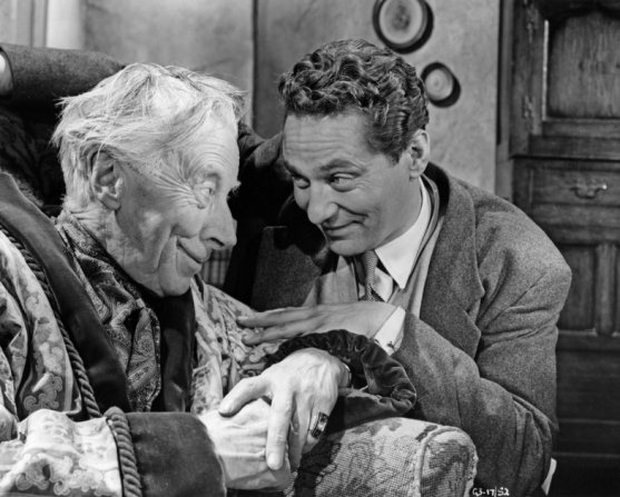 TalkingPicsTV's tweet photo. Perfect film to snooze to this afternoon :) MAKE ME AN OFFER 1954 Comedy
Starring #PeterFinc, #AdrienneCorri #FinleyCurrie @1950collective https://t.co/GG60piFnQG