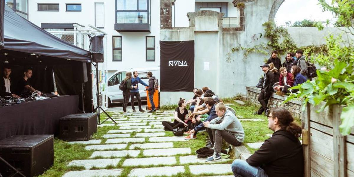 sakatrak's tweet photo. Rencontre avec #NVNA, collectif de #Rennes, dont les soirées mêlent #arts musicaux et #visuels, et le label promet.. https://t.co/ZRMZp5SNLN https://t.co/cUNzmDcRRq