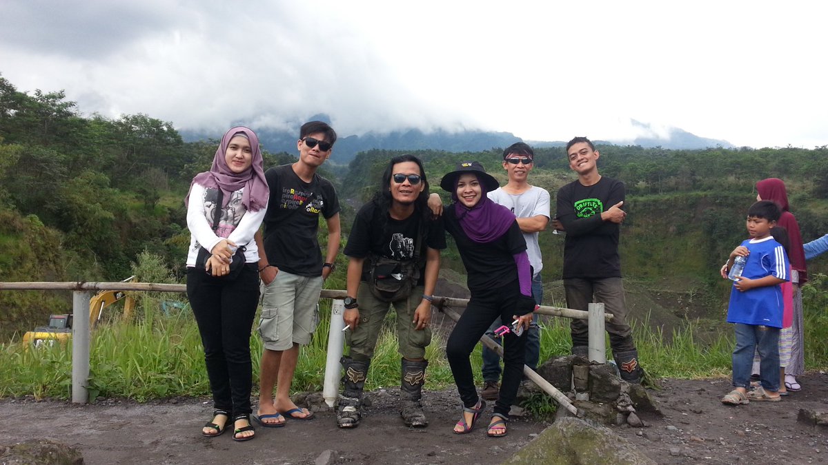 Putri (@putrifitriana4) on Twitter photo 