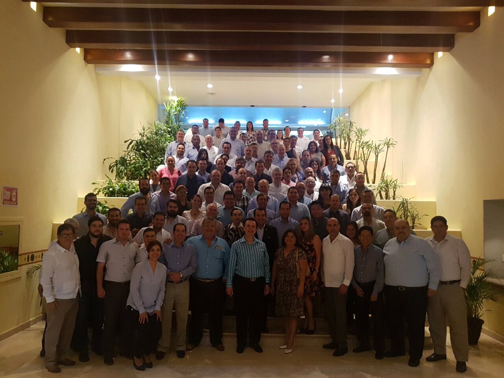 jsierraalvarez's tweet photo. La fuerza del sector empresarial de #Veracruz, radica en la unidad. Muchas gracias amigos por acompañarme en el proyecto @COPARMEXVer https://t.co/b9yxRwRExA
