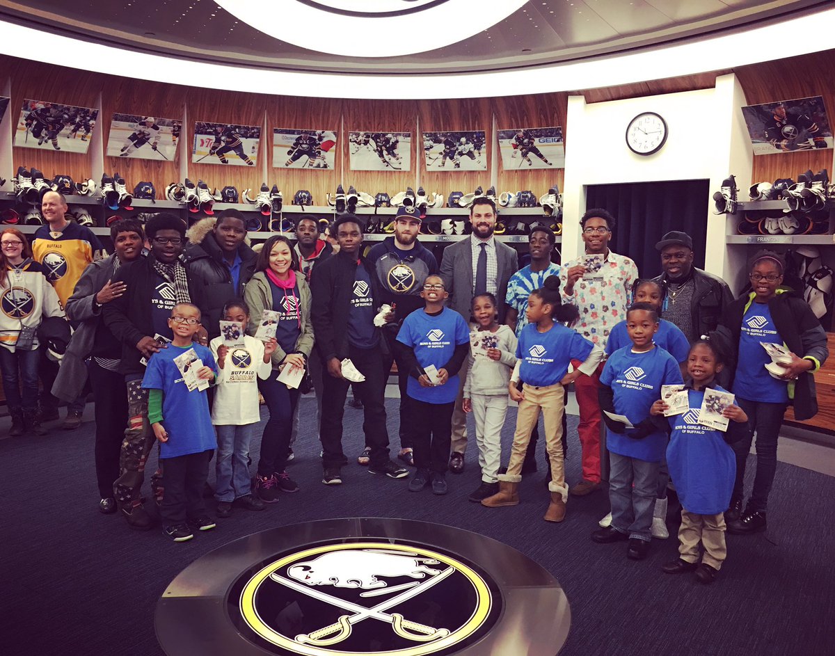 Happy Thanksgiving! 🦃 Last nights guests at the game from Boys and Girls Club of Buffalo, enjoy the day!!!!