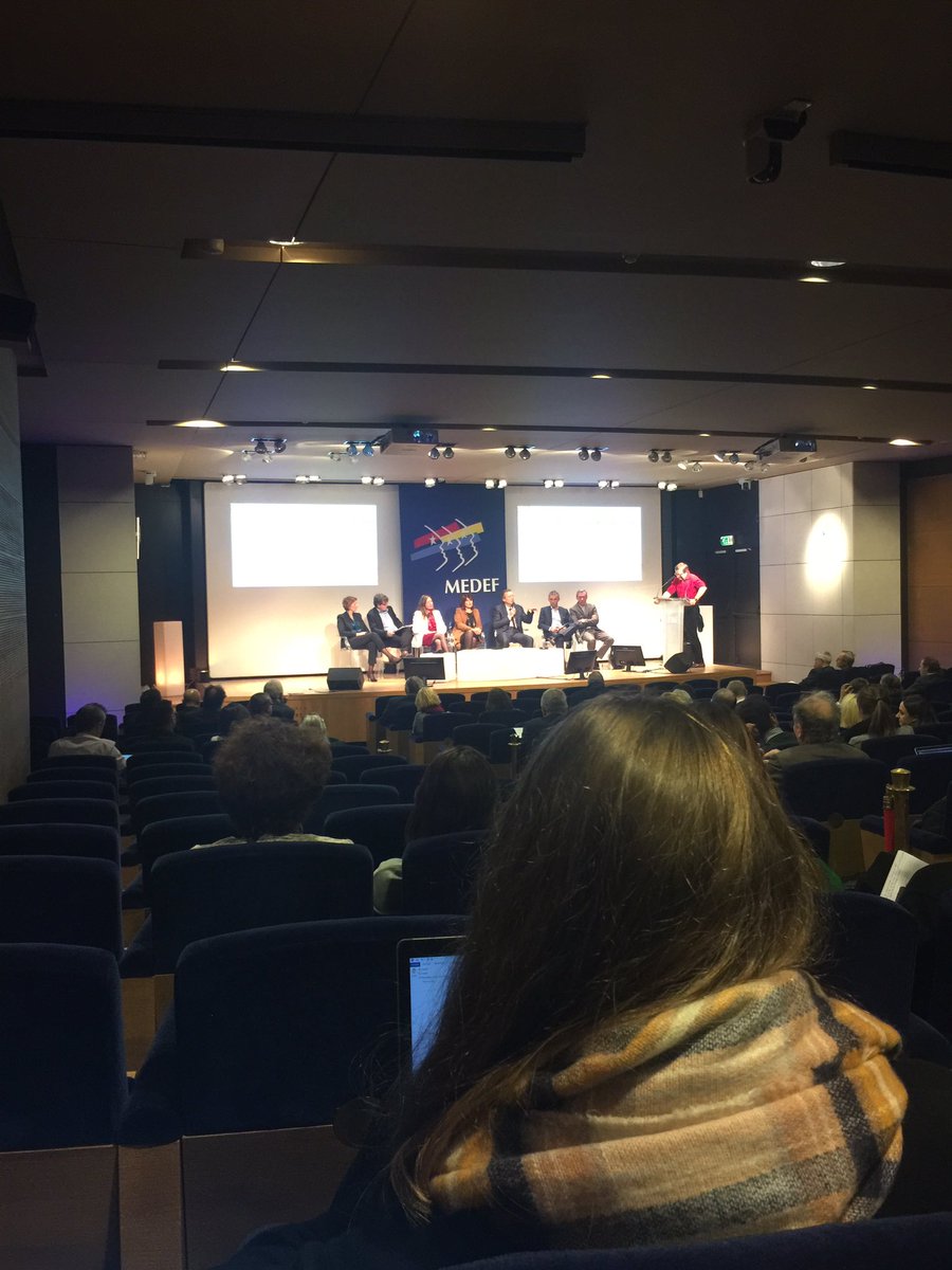 LeLabRH's tweet photo. "Nous sommes en train de sortir de l'illusion digitale, sans implication du corps social, les outils ne fonctionnent plus" #IESNUM2016 https://t.co/bZLE0ZI7ks
