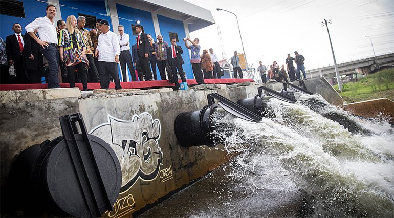 HollandWater's tweet photo. Dutch prime minister Rutte opens outfall pumping station in Semarang #Indonesia https://t.co/XSmK3g0uTD @DutchWaterAuth @WitteveenBos https://t.co/6TJu8z4nii