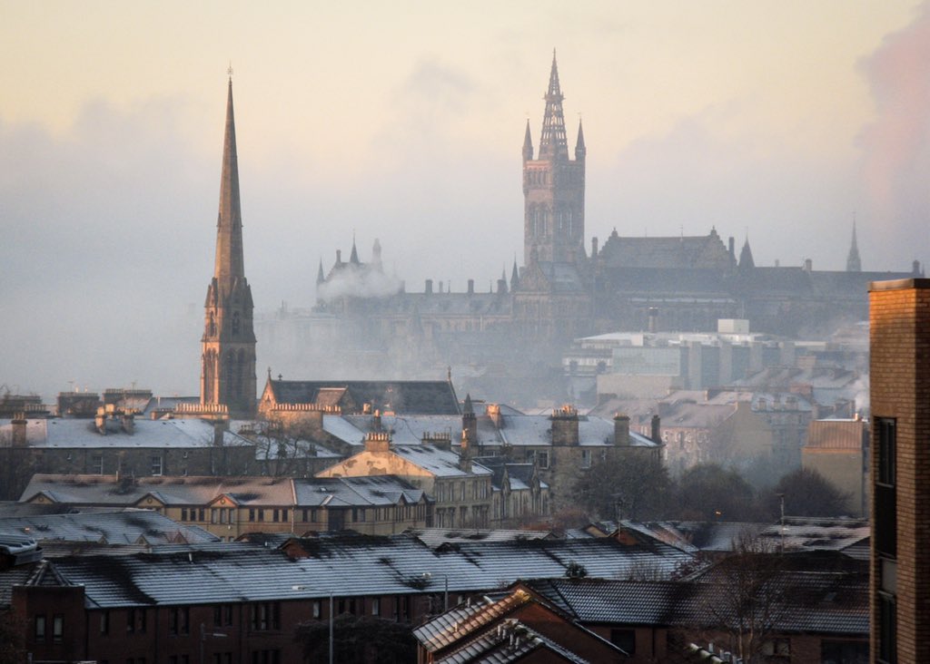ross_vernal's tweet image. not a bad view over the rooftops of the Glasgow dev office either this morning! #winter #wintercoding