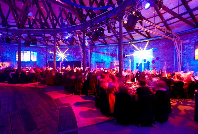 jwcbusecon's tweet photo. We're looking forward to tonight's Christmas party, where our staff will be supporting event set up, bar and table service! #wonderland2016 https://t.co/HjEnIkwUcN