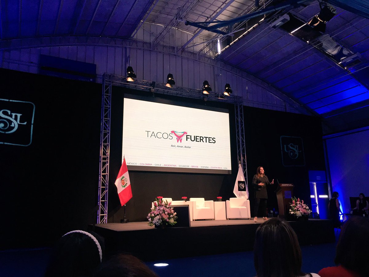 #MujerEmprendedoraUSIL Ana Romero, fundadora de @tacosfuertes, inicia su presentación, "Saca a la mujer power".