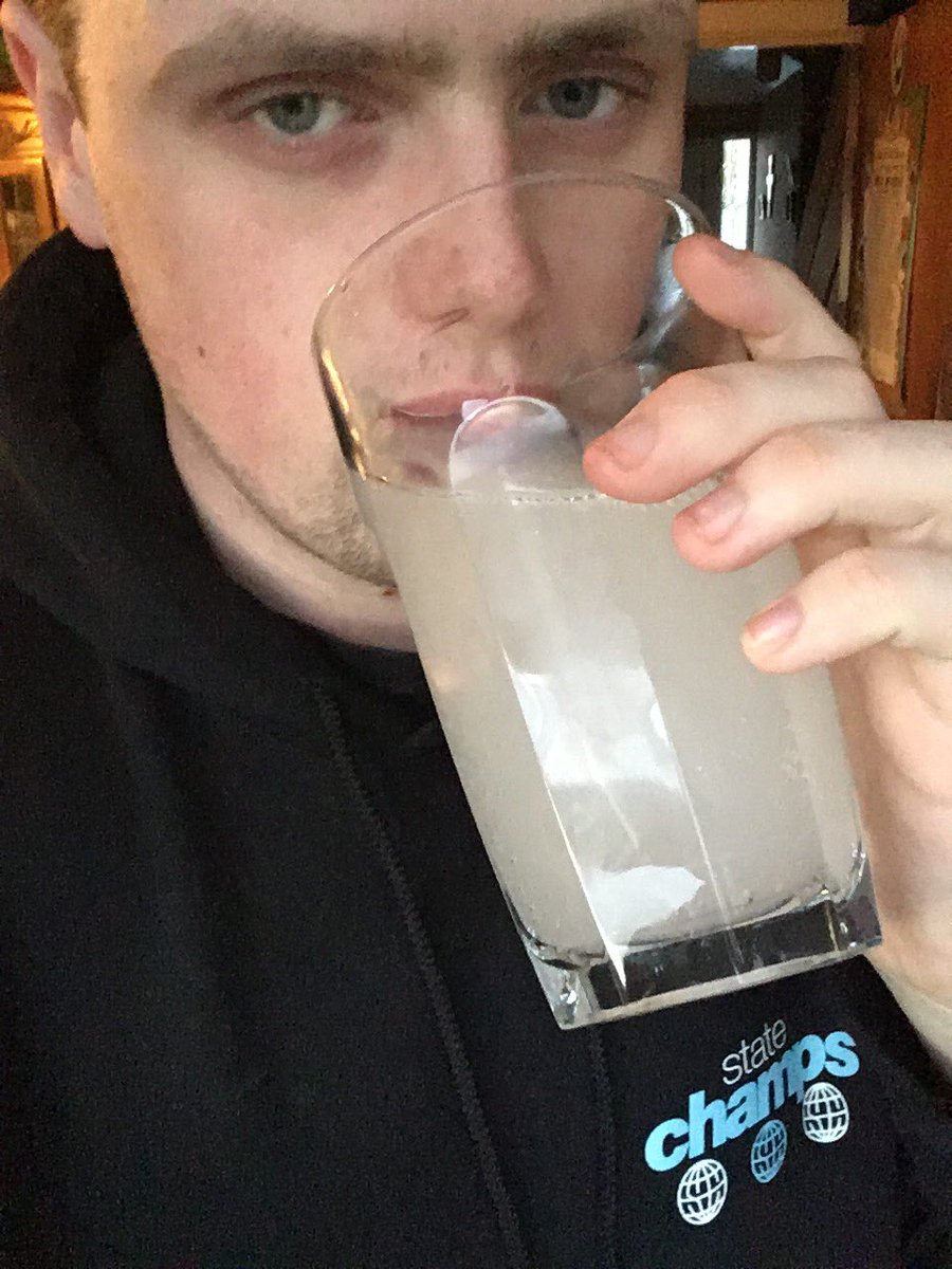 clouterparts's tweet photo. drinking daddy's cummies😩👅💦🍆👌🏼 https://t.co/C2MusCHtQ9