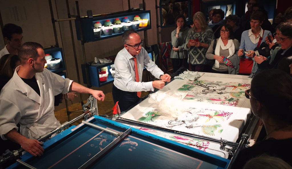 VictoriaIvins's tweet photo. Amazing craftsmanship shown at the Hermès hors les murs event ! #hermesartisan #hermes https://t.co/7N3EhIzthb