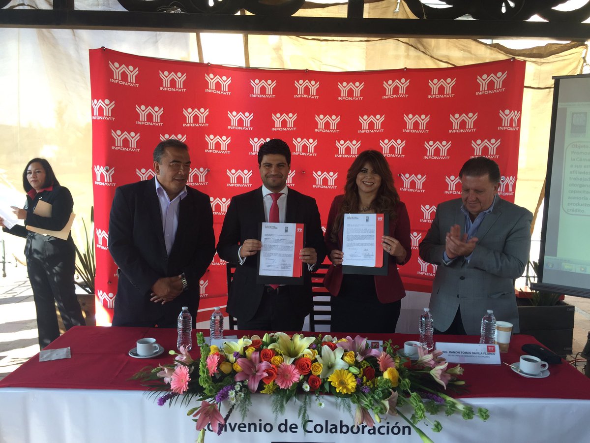 CCEDGOMX's tweet photo. Firma @Diana_Ocon Pdta. De @CCEDGOMX convenio de colaboración para impulso de "empresas de 10"
 @Infonavit @MartinVivanco 
@SdecoDgo @sggdgo https://t.co/Z5FMTSdr4p