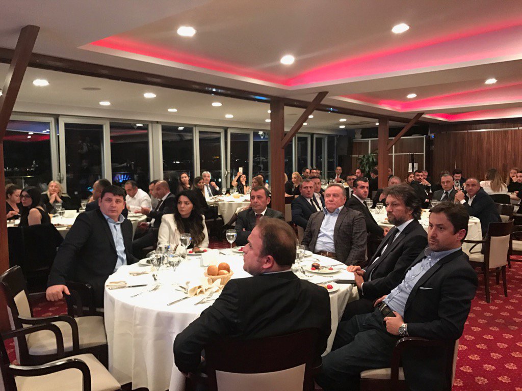 EnverYucel's tweet photo. Cıty turizm  servis personeliyle  bilgilendirme top Sn Osman Sarıal la https://t.co/sLaDuQj3LB