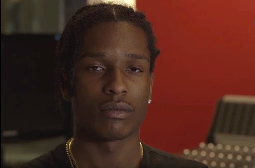 JumpManZ's tweet photo. Me after Thanksgiving dinner when all the kids gather around and start dancing to "Juju On that beat" https://t.co/v7vC3SYalD