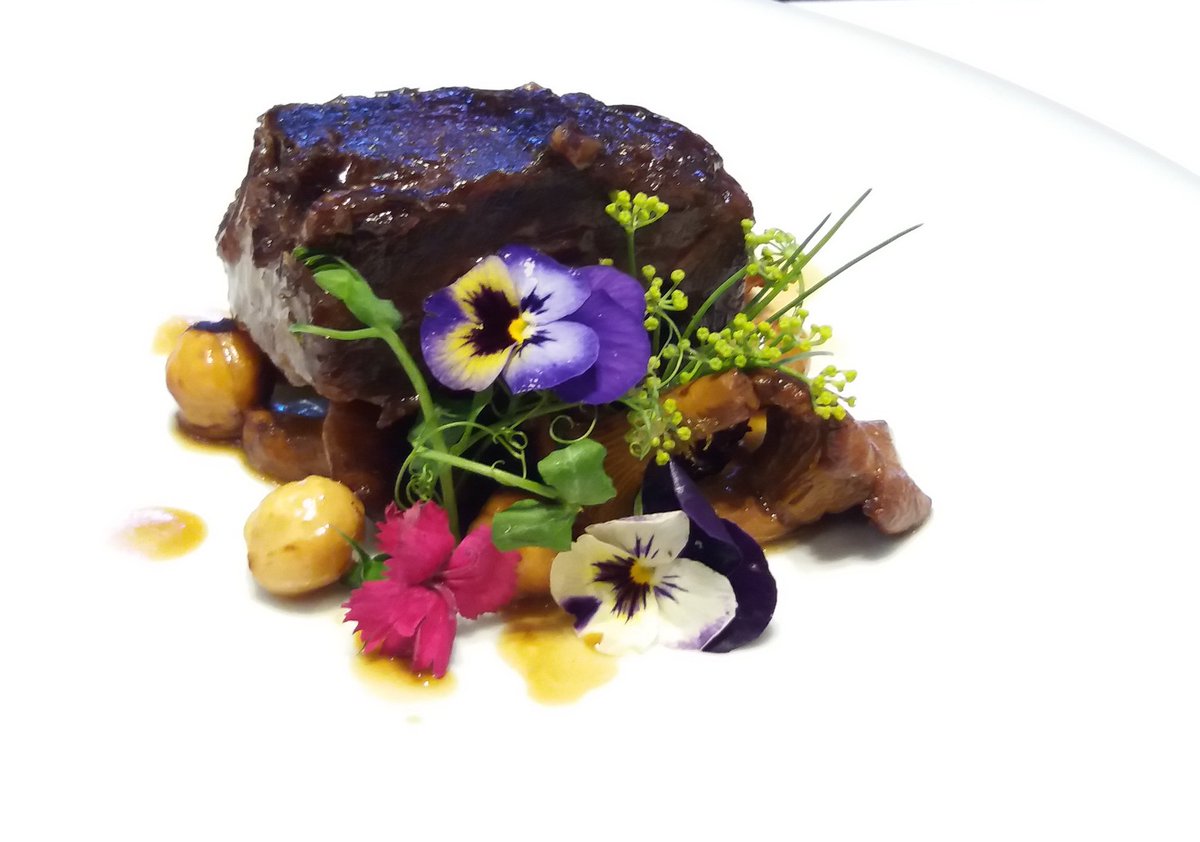 LaCocinika's tweet photo. Hay platos que hablan...y éste habla muy bien de @Chefantoniolope y su gran sensibilidad #MenuExpomiel16 #Expomiel16 https://t.co/htmrGx6Ahq