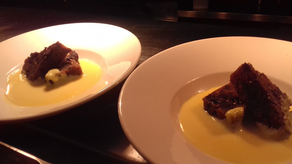 Feeling festive... Christmas is coming! #santahats #xmaspudding <a href="/SpencerGraydon/">Spencer Graydon</a> <a href="/Jimbentley10/">Jim Bentley</a> <a href="/WeAreSUGM/">WeAreSUGM</a> <a href="/LauraDunelm/">Laura Dunelm</a>