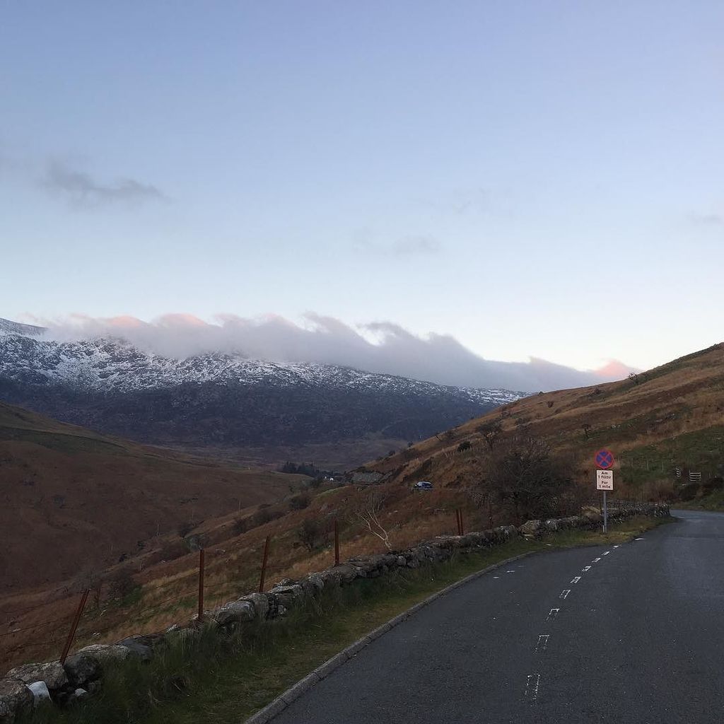 drsarahedwards's tweet photo. #waves #waveclouds #glyder #glyderfach #northwales #dancingwaves https://t.co/YiTUw0LKzo https://t.co/4Fe6AVkBpX