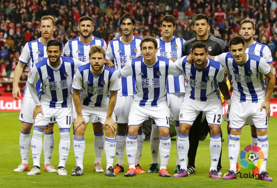 LaLiga's tweet photo. ¡Hay un once que ilusiona en San Sebastián!

📄 Análisis de la buena dinámica de la @RealSociedad en #LaLiga ➡️ https://t.co/jHipLWDKT7 https://t.co/Wo8rXszbFd