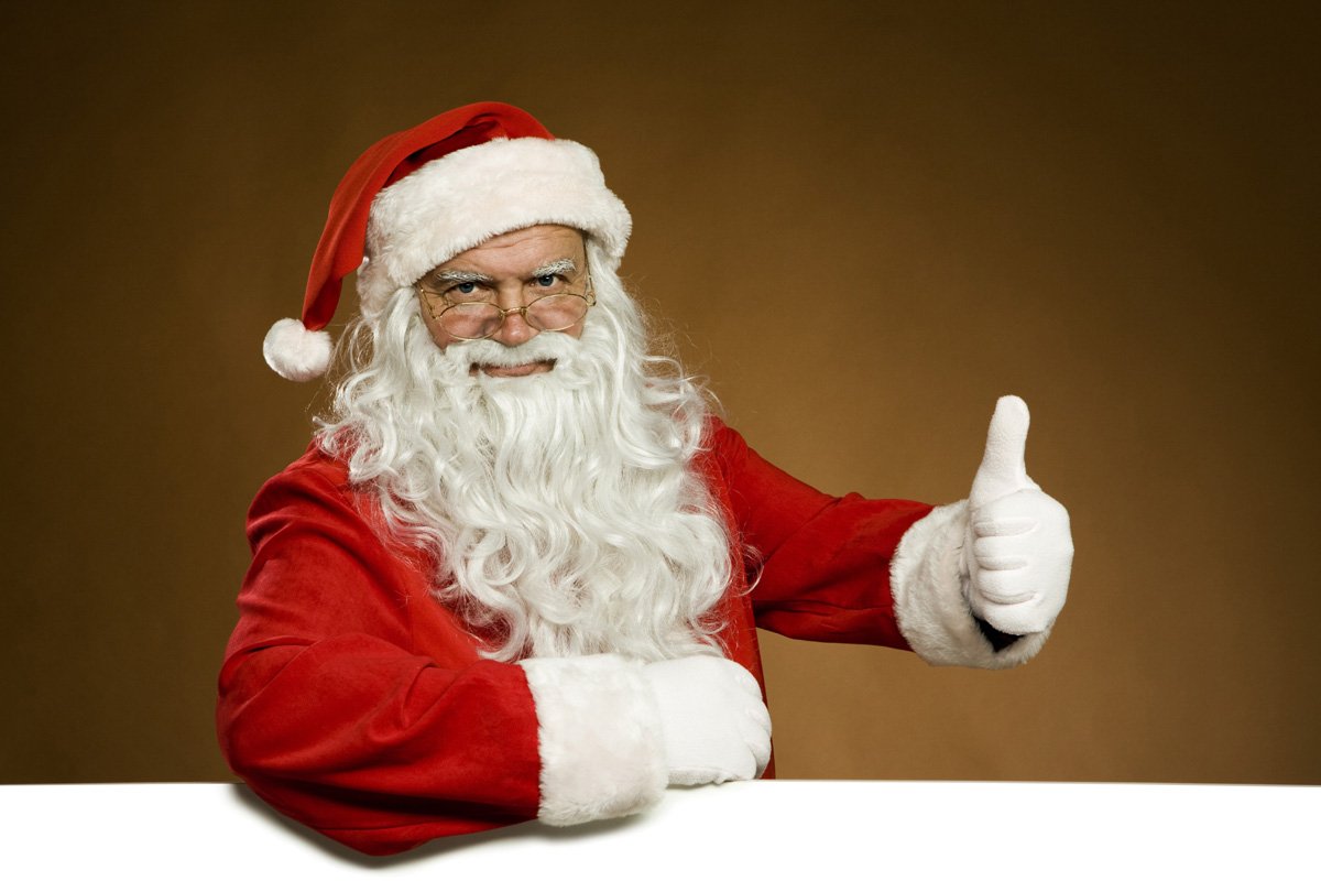 crown_and_poker's tweet photo. You're not the real #santa you smell like beef and cheese #elfquote https://t.co/pHWBjfi4dB