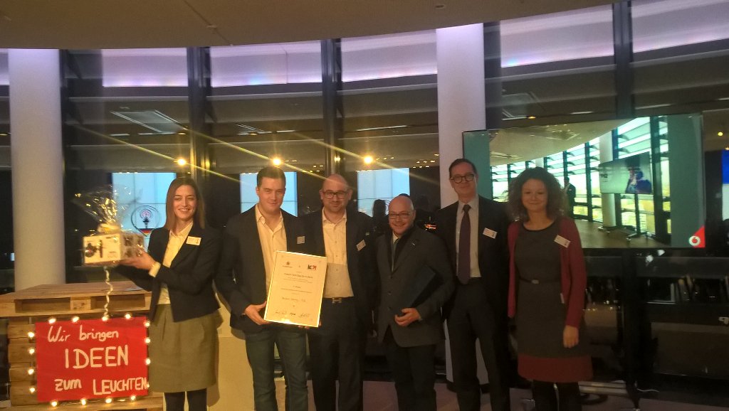 VTerreaux's tweet photo. 1st award to @PiQ, 2nd to @blacknut, 3rd to @bell&amp;wyson #FTD16 @Vodafone_de @BF_Deutschland @BF_TechServices https://t.co/ipzCHIV9oV