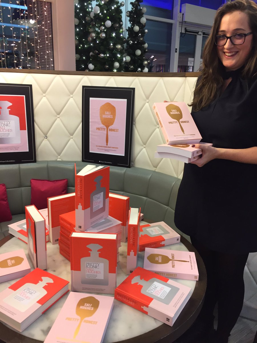 IrishTimesSales's tweet photo. Well to be #prettyhonest we are just so excited to be setting up for 2nites event #marianmeetssali @MarianKeyes @salihughes in @DundrumTC 👄 https://t.co/05uVekvG0p