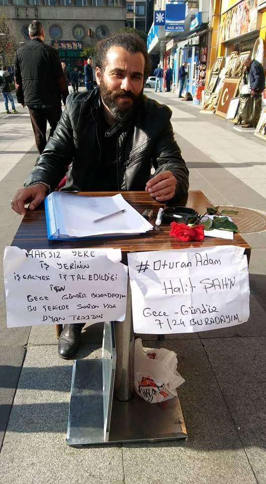yeniparti61's tweet photo. Bir sessizlik var emeğin,hakkın yenildiği yerde sessizlik. Susmayalım Halit abimize destek olalım. Yarın 20:00 Meydan Parktayız #OturanAdam https://t.co/wmZxpPhTq5