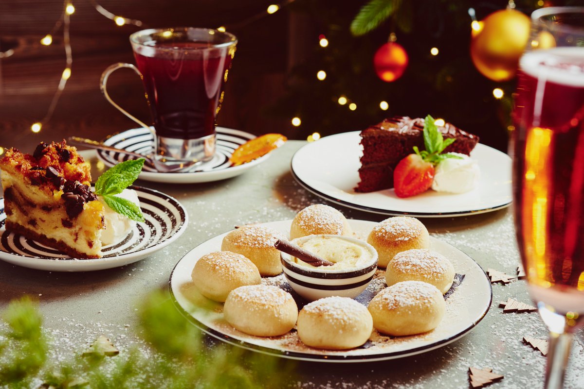 PizzaExpress's tweet image. We have a significant announcement to make on Friday morning at 11am. It concerns Snowball Dough Balls.