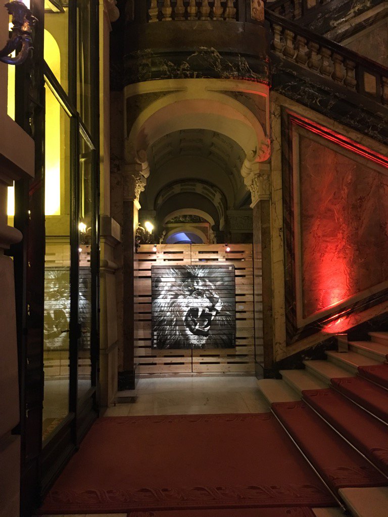 jl_louvel's tweet photo. Soirée @IME_France @CCI_75 La palette @GroupePGS revisitée par @Christo00483044 envahie l'hôtel #potocki @d_restino 😉 https://t.co/2qgaamZsmi