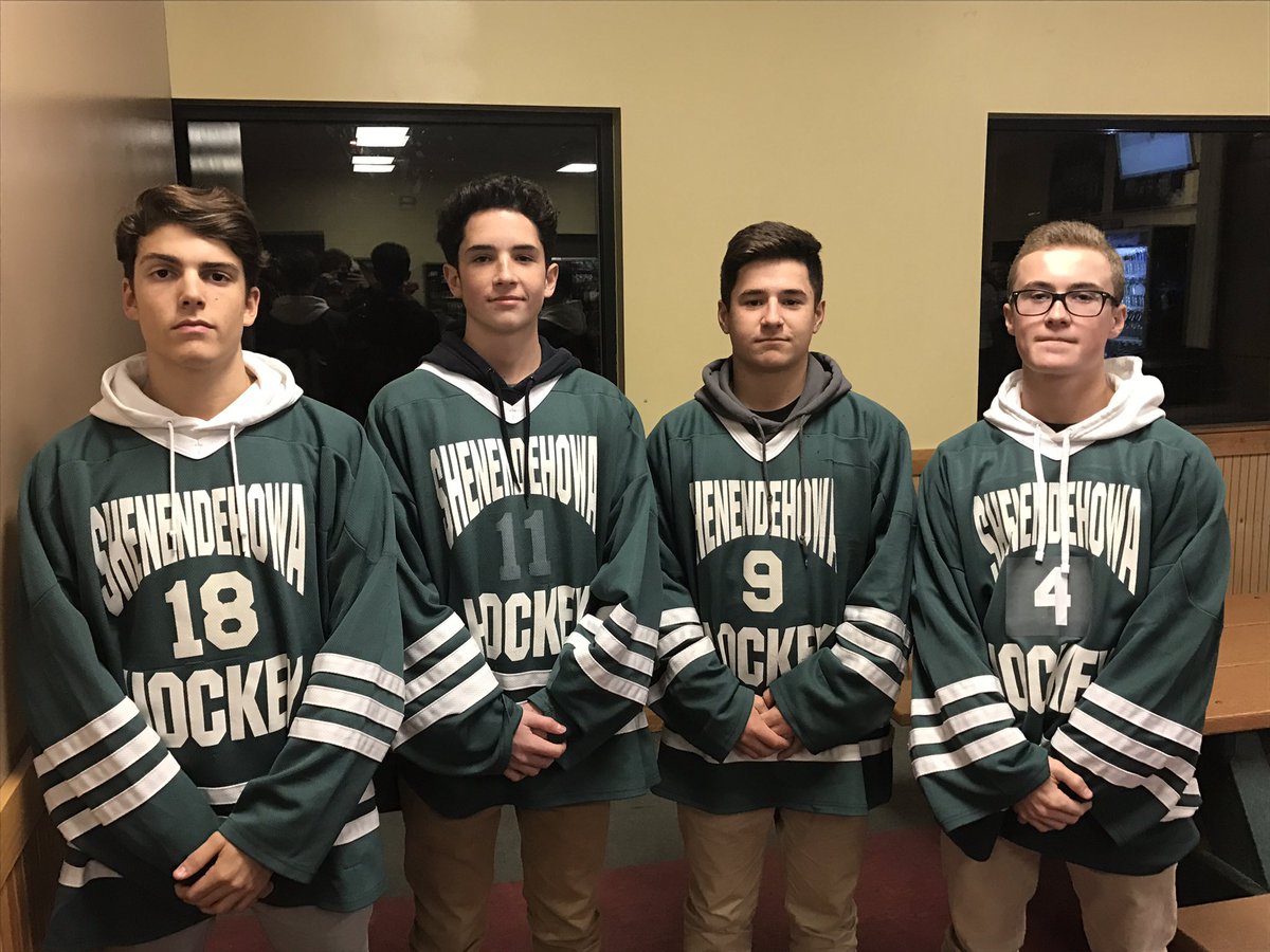drewliguori's tweet photo. Happy birthday dawg 🤘🏽hope you have your day isn't as bad as your golf game 😉 #3jack #nachos  @potterluke24 https://t.co/0SGD4GQMoH