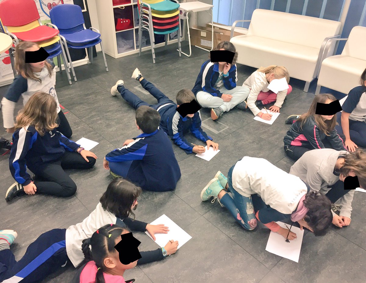 UdGRecerca's tweet photo. Avui hem celebrat #SC16cat amb nens 5è de l'escola Baldiri Reixac #Banyoles que han fet d'investigadors #drsantacana #Scratch https://t.co/kiLZCQvgDw