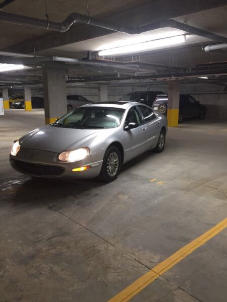 2000 Chrysler Concorde $1250 must go kijiji.ca/v-cars-trucks/…