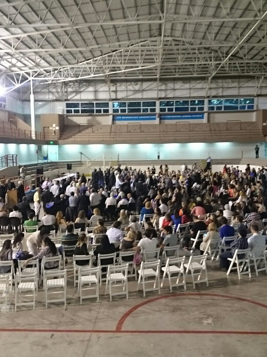 MundoUTNPacheco's tweet photo. Graduados 25 años https://t.co/oUW8IXLuWJ