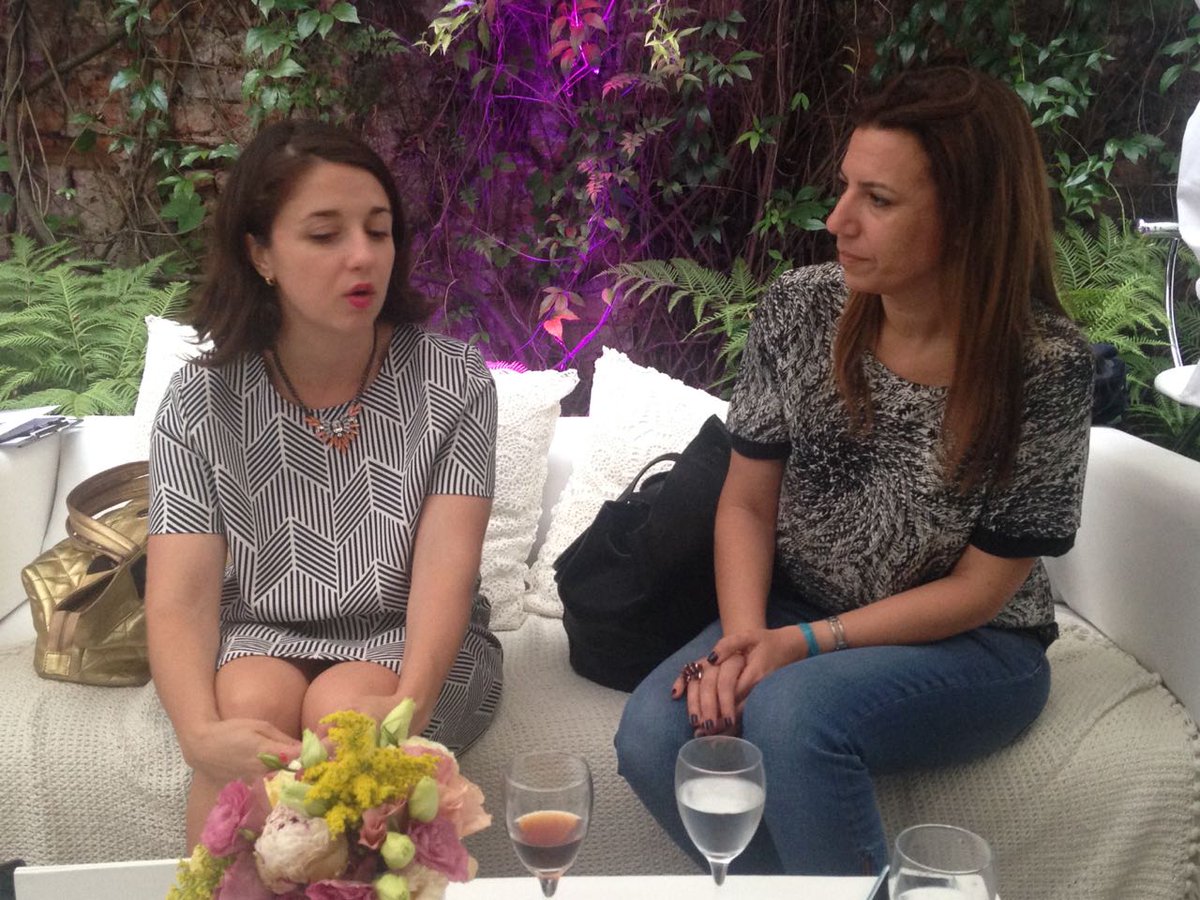 FundacionAvon's tweet photo. @danyreich, Presidenta del @CMujeresPBA realizó la experiencia 360° #SOSella contra la violencia de género. #AlzaLaVoz #NiUnaMenos https://t.co/UOCkyAlrCs