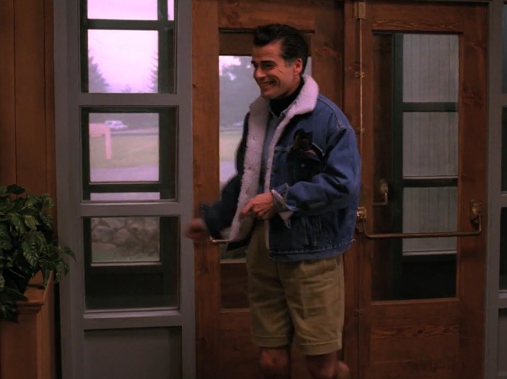 sad_aloevera's tweet photo. dick tremayne from twin peaks a low key prophet of everyone's ootd this winter https://t.co/BTKTOXRa2Q