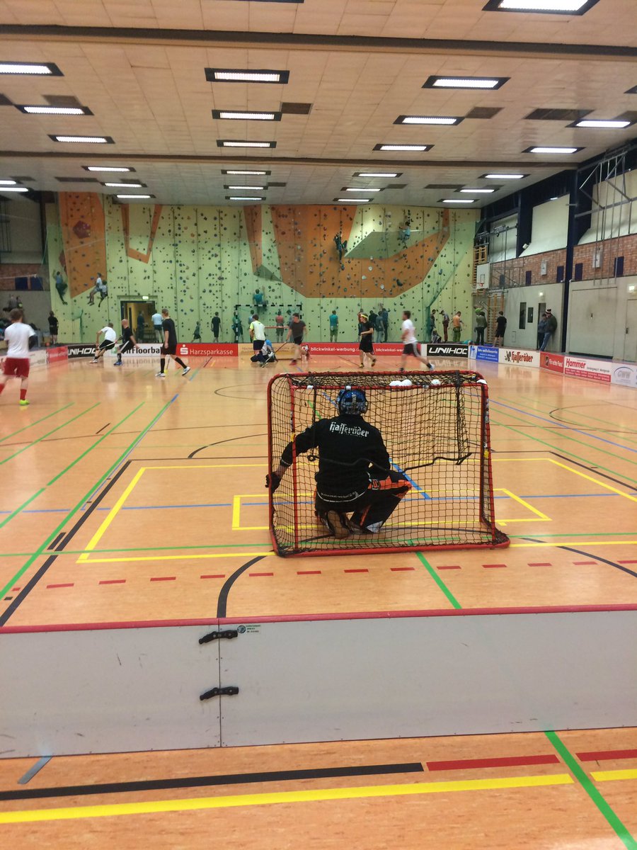 Tutustumassa suomalaisten bundesliigatähtien elämään Wernigerodessa. #salibandy