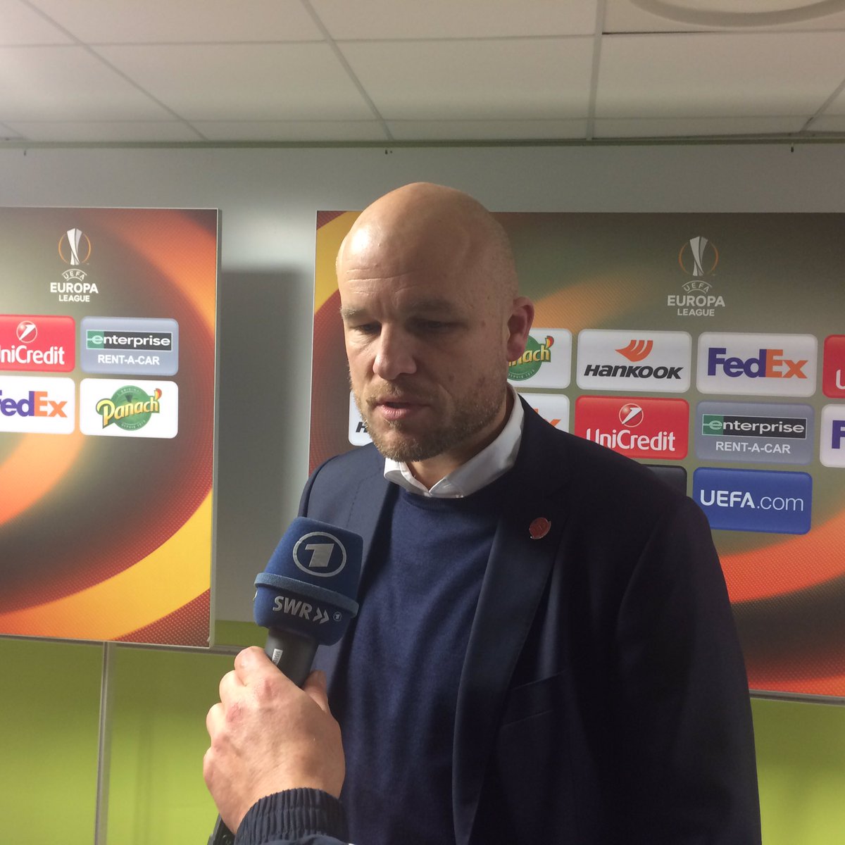 1FSVMainz05's tweet photo. RS: Unterm Strich sind wir nicht heute ausgeschieden, sondern auf dem Weg hierhin. #Mainz05 #Europakapp https://t.co/cxVQTT6pPf