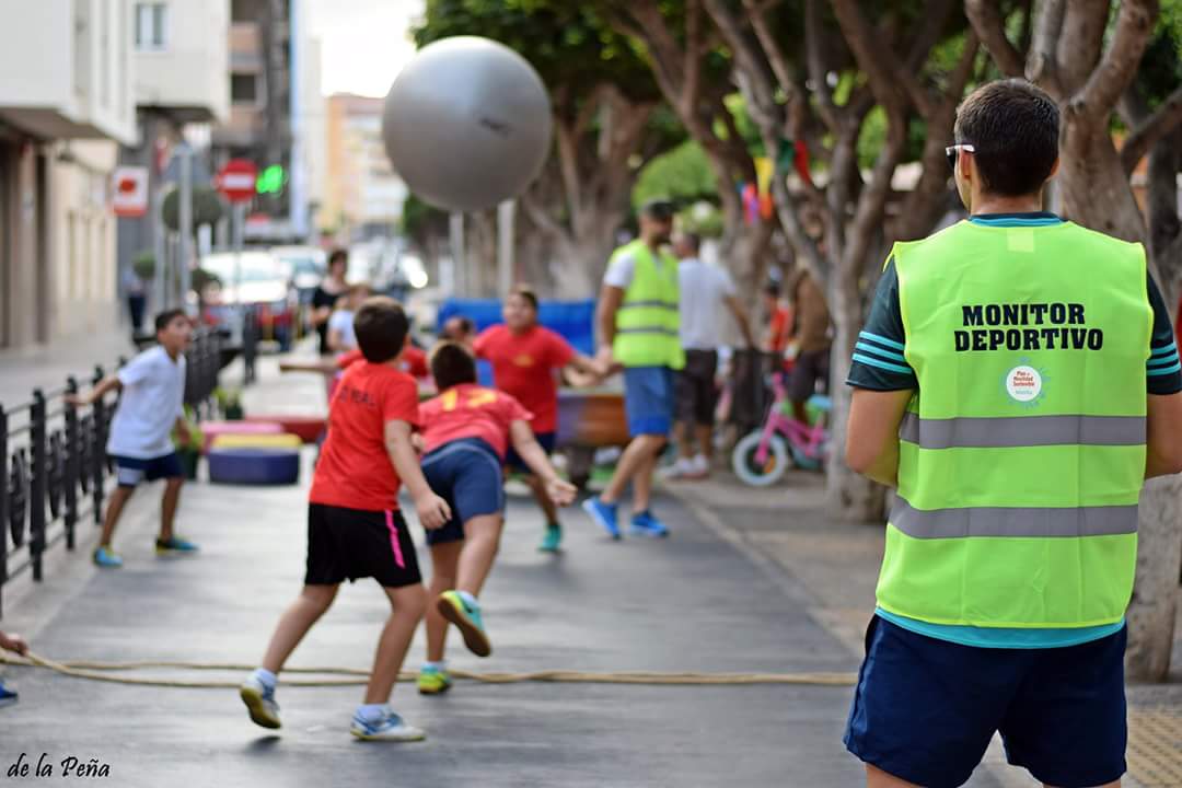 <a href="/ciudad_observa/">ciudad observatorio</a> <a href="/MelillaConBici/">Melilla ConBici</a> <a href="/caminoescolar/">Camino Escolar</a> <a href="/elpais_deportes/">EL PAÍS Deportes</a> Cosas naturales como éstas. Qué barrio quieres? <a href="/PMUSMelilla/">PMUS Melilla</a> <a href="/mangelquevedo/">Manuel A. Quevedo</a>