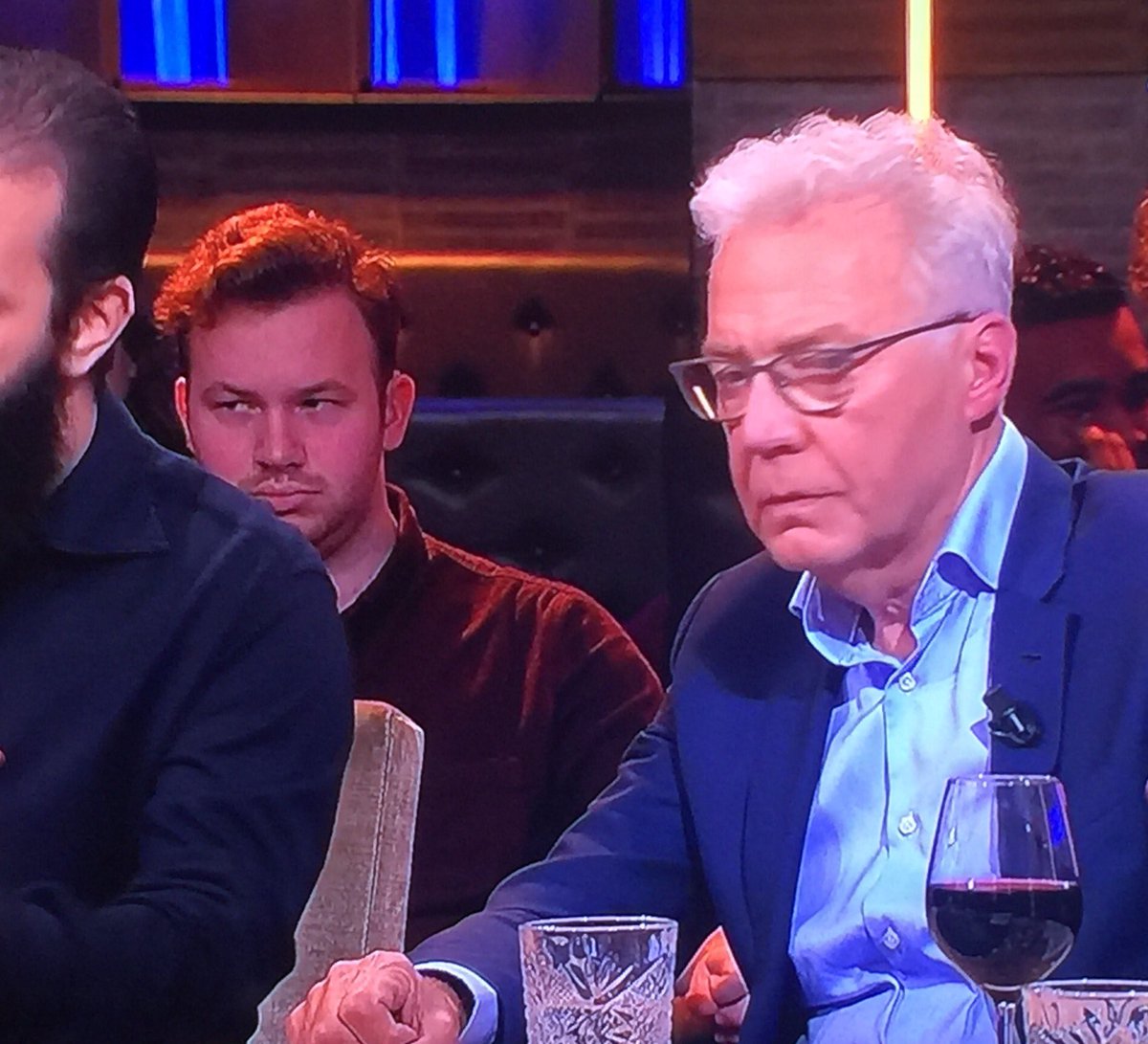 TriPhotographic's tweet image. Oude man #WITTEMAN IN SCHOK😂 'wat in Deense moskeeën gebeurt dat ook in Nederland'. 😂😂😂😂 Zouden alle Vara mensen zo naïef zijn! #pauw #dwdd