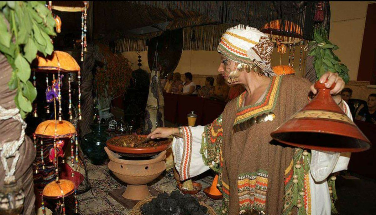 Pyros_spc's tweet image. Espectáculo Aromas Árabes #teatrodecalle #pyrosespectaculos #morosycristianos #jaima #aromasarabes