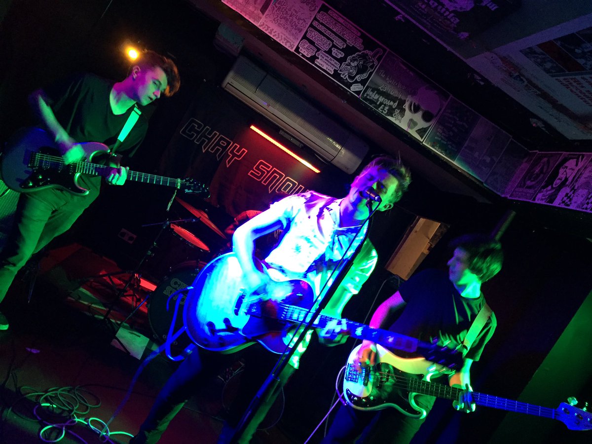 Sick gig here at the underground <a href="/TenZeroOneBand/">Ten Zero One</a> and @snowdon_chay lighting up the place