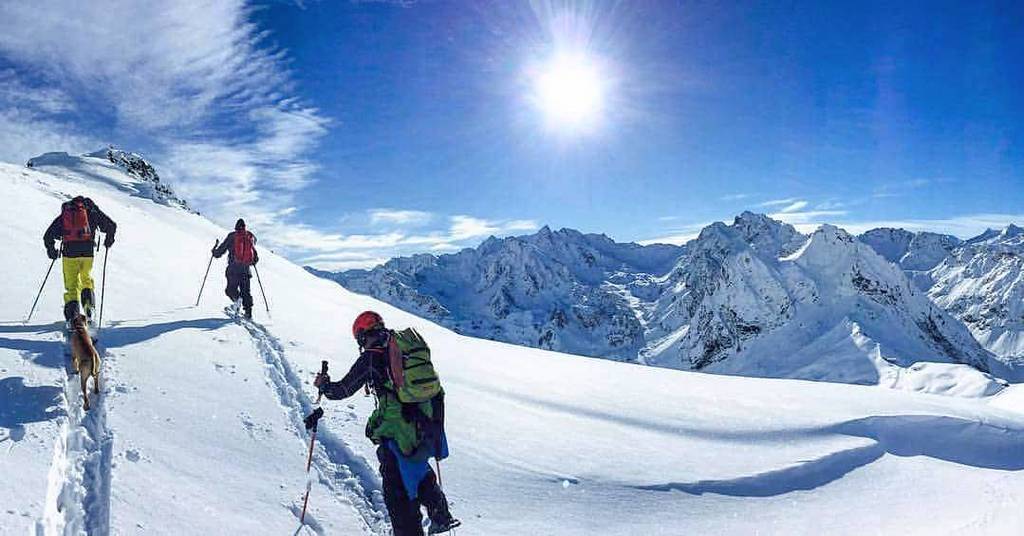 npyski's tweet photo. Et certains en profite déjà..
#Npy #pyrenees #landscape #snow #powder #fresh #Npy5 https://t.co/n50ik8D5th https://t.co/Ln4K9Fq89V