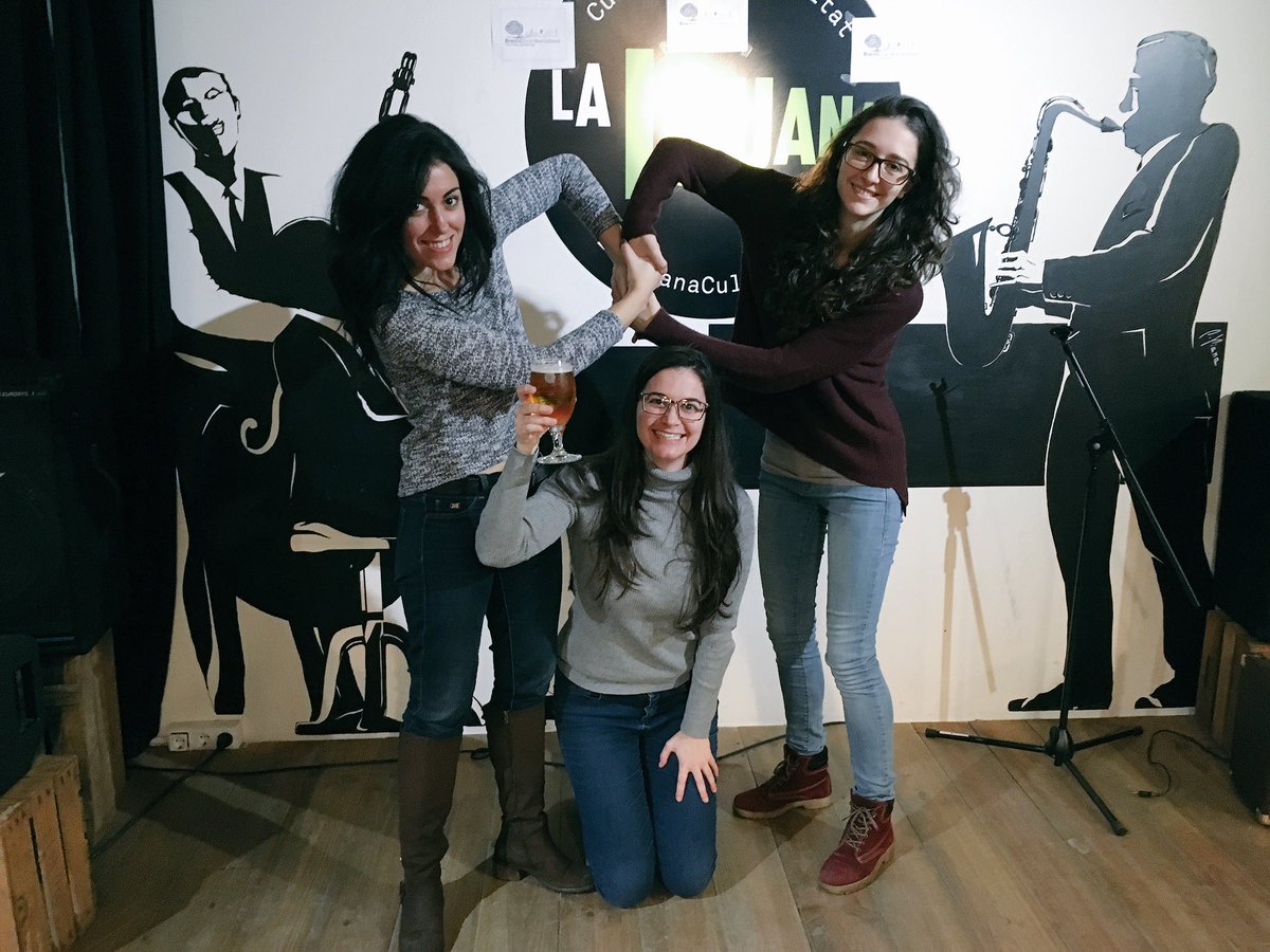 xeniavillalb's tweet photo. Para @BrainBeerBCN Nuestro equipo: Moebios Pinteros : del lazo moebius @moebiobarcelona #dhealth y @pintofscienceES https://t.co/EwJLiK4VJk