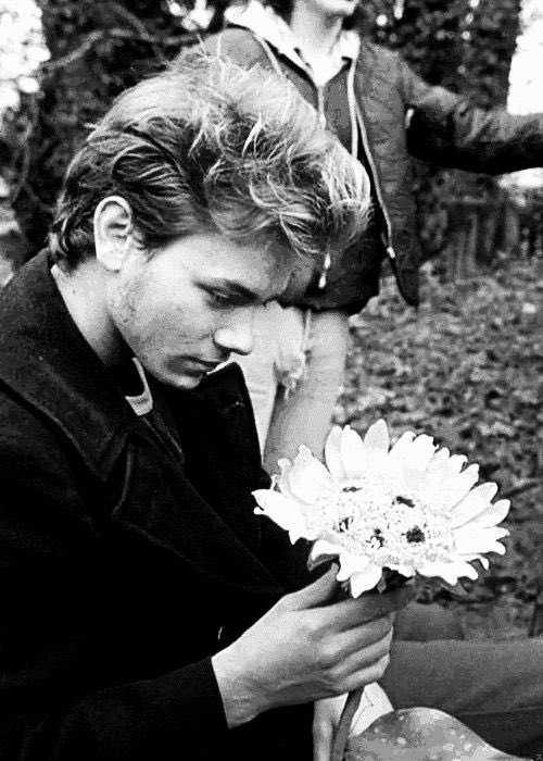 "I have a lot of chameleon qualities, I get very absorbed in my surroundings." -River Phoenix