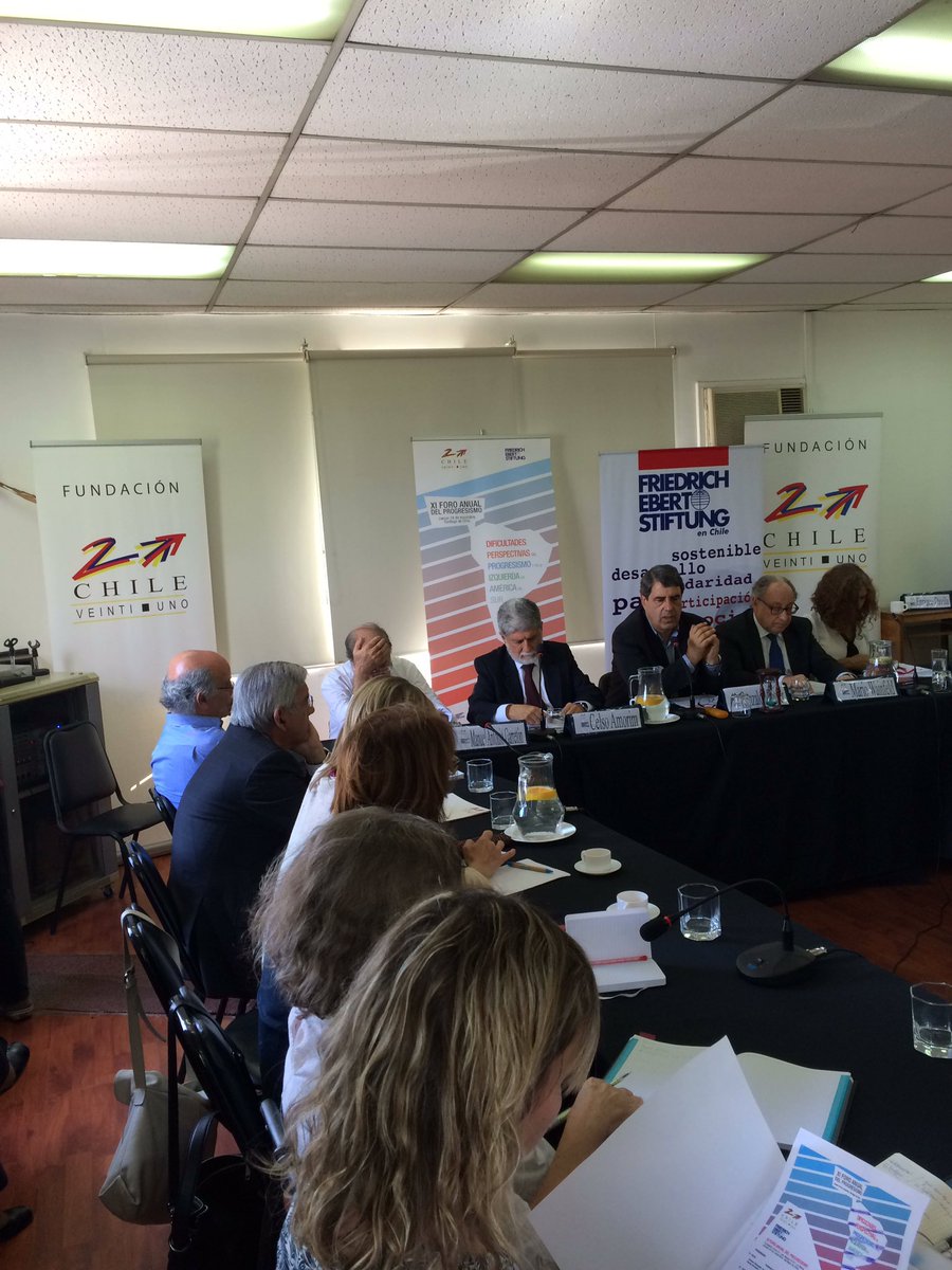 CHILE_21's tweet image. Comienza segunda parte del #forodelprogresismo @CHILE_21...&quot;una mirada desde el sur&quot;