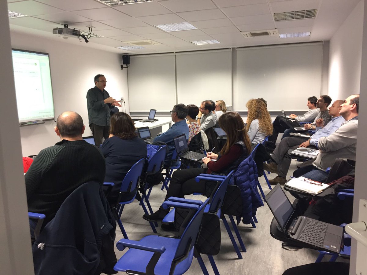 consorciedubcn's tweet photo. El treball al núvol i les possibilitats educatives de les tauletes, aquesta tarda als tallers de la #tardortic al @CrpEixample https://t.co/Rv7QblzfFd